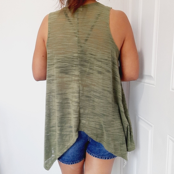 Front-Open Boho Hippie Sleeveless Olive Green Cardigan - Picture 6 of 14